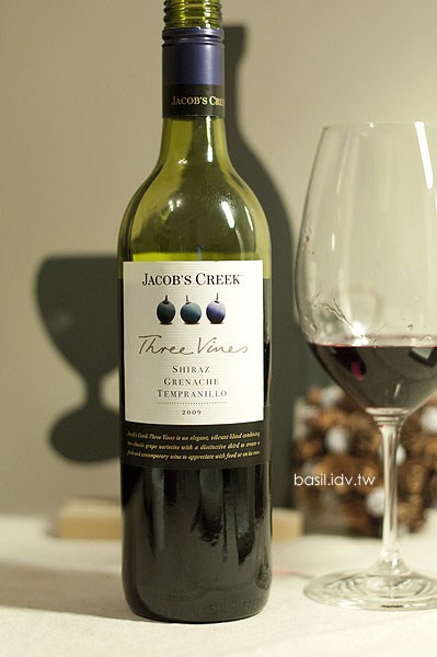 佐餐好夥伴‧傑卡斯 Jacob&#8217;s Creek Three Vines Shiraz Grenache Tempranillo &#038; Jacob&#8217;s Creek Shiraz Cabernet (試飲)