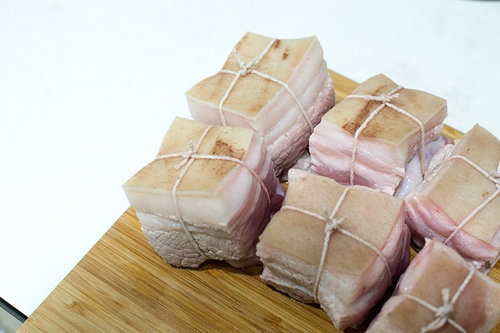 年夜飯‧烤甘蔗與香煎白鯧,森林莓果系與東坡肉