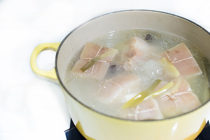 年夜飯‧烤甘蔗與香煎白鯧,森林莓果系與東坡肉